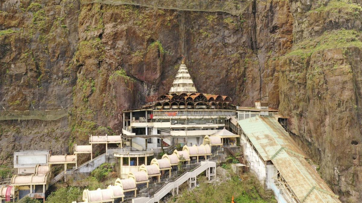 नवरात्रोत्सवासाठी सप्तशृंगी गडावर आरोग्य यंत्रणा सज्ज... यावर आहे विशेष भर...
