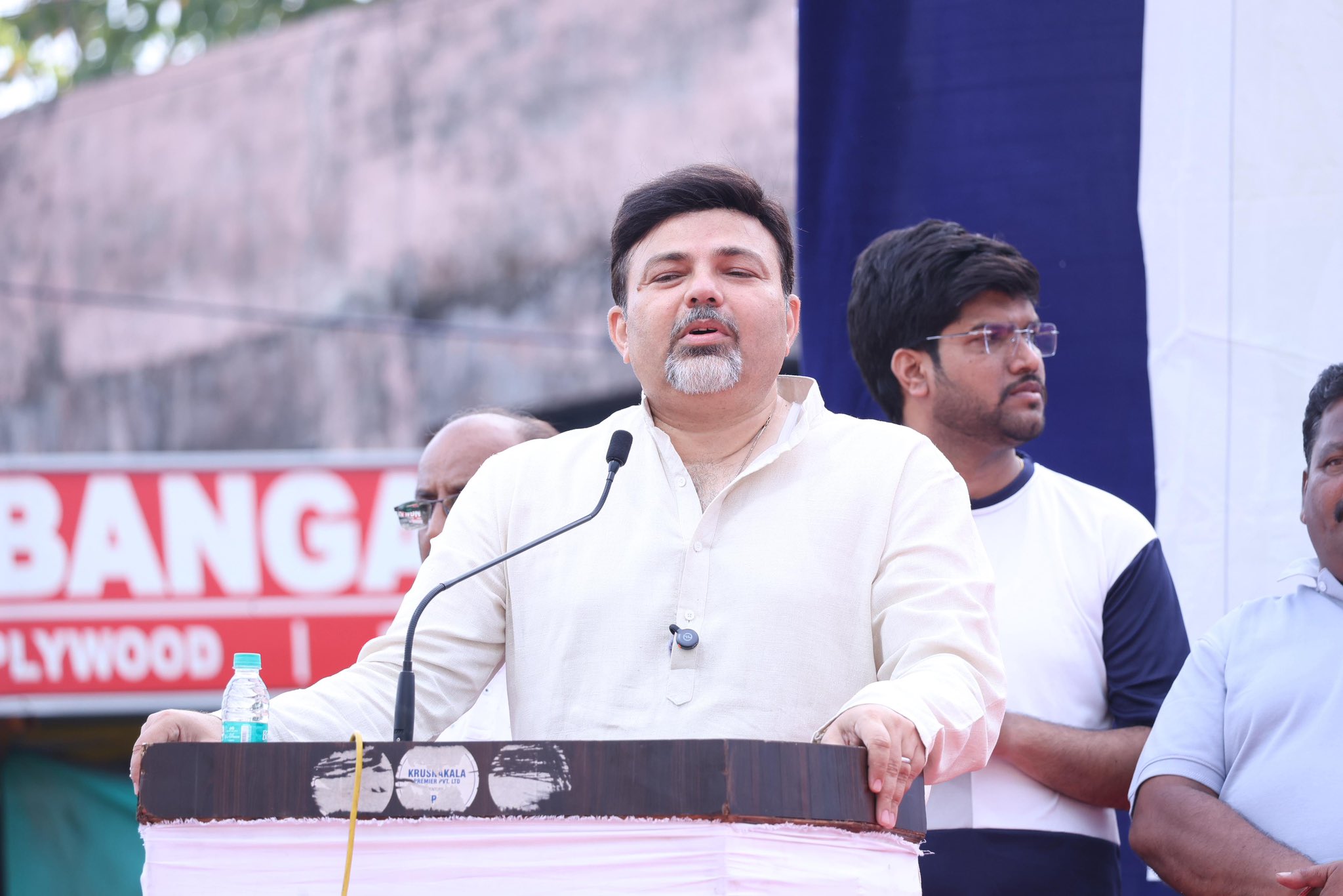 आमच्याकडे बहुमत असताना अधिक आमदारांची गरज काय?   भाजप आमदार आशिष देशमुखांचा घरचा आहेर...