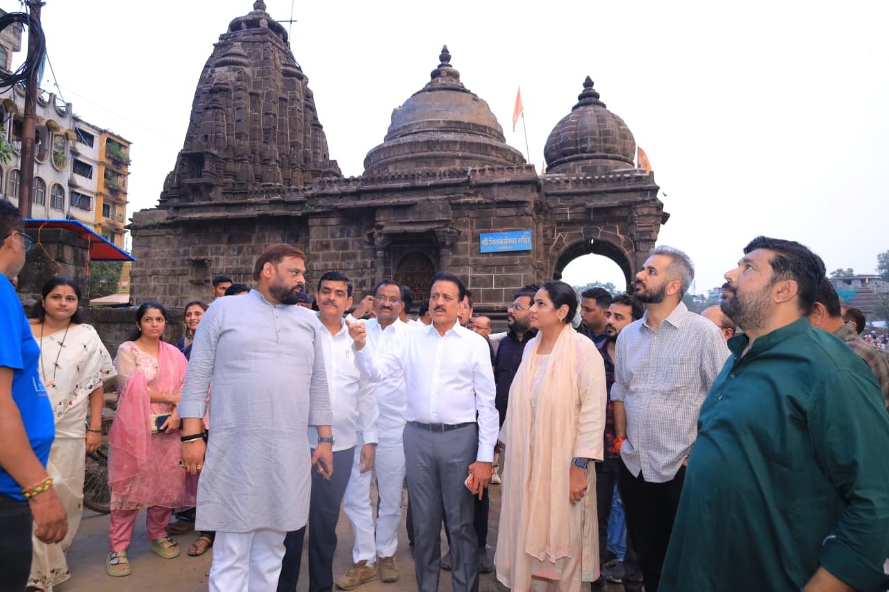 रामकुंड परिसरातील विकासकामांची गिरीश महाजनांनी केली पाहणी...  ध्वजारोहणापूर्वी कामे पूर्ण होणार?
