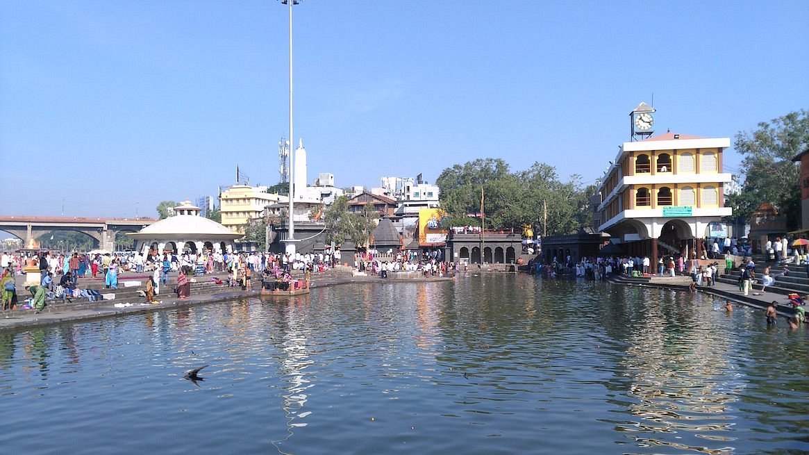 नाशिककरांनो आता रामकुंडाकडे फिरकूच नका...  महापालिकेची प्रवेश बंदी...  मग, अस्थि विसर्जन कसे होणार?