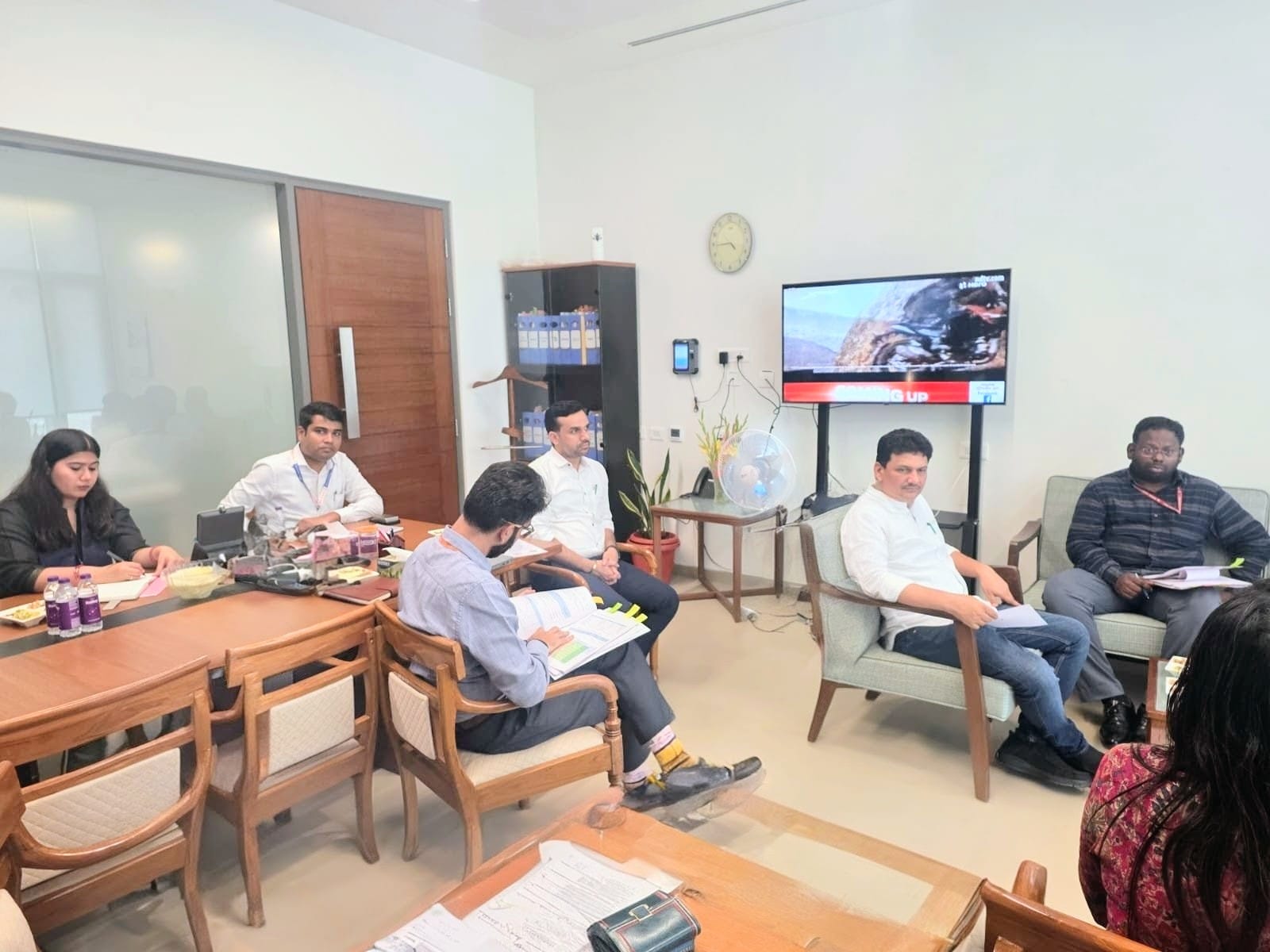 महाराष्ट्रातील आरोग्य सक्षमीकरणासाठी दिल्लीत महत्त्वपूर्ण बैठक...  आशा स्वयंसेविकांना मिळणार...